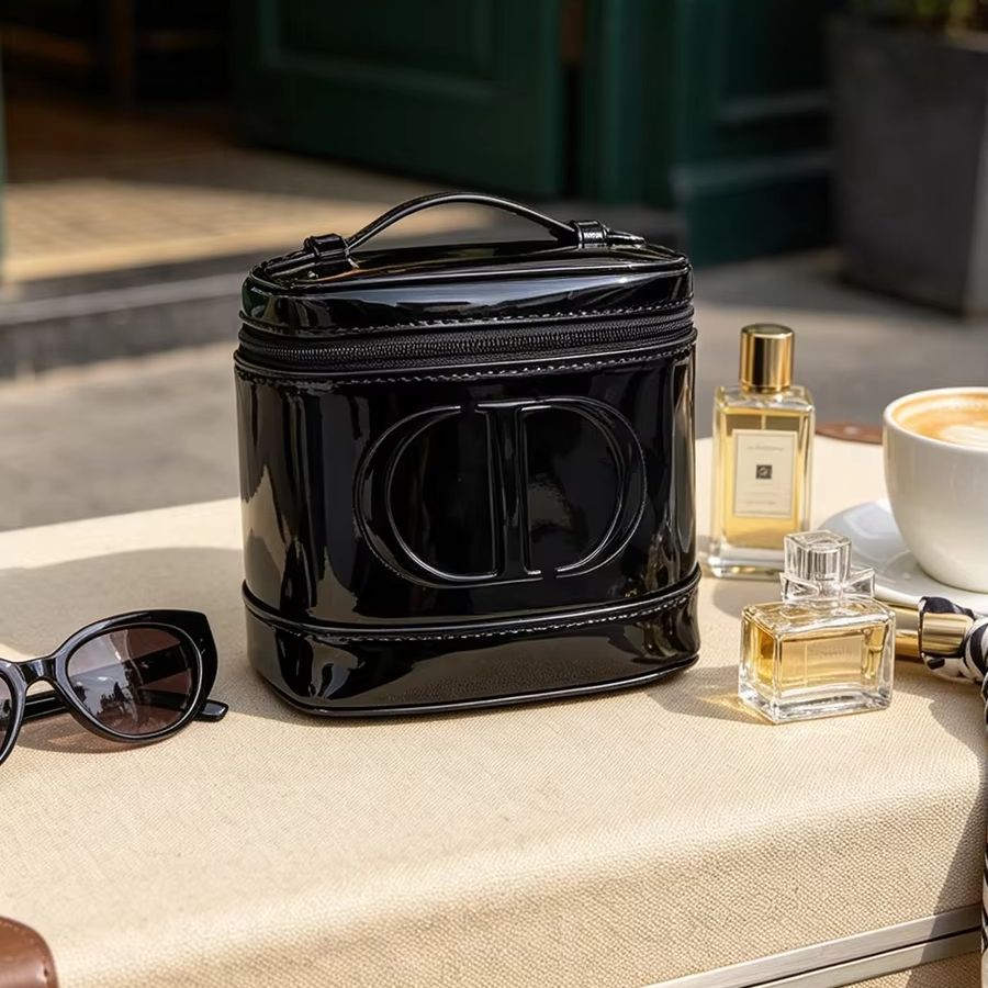 DIOR'ın siyah fileli kadın çan - Beauty Bag Makeup incelemesi ve fiyatı