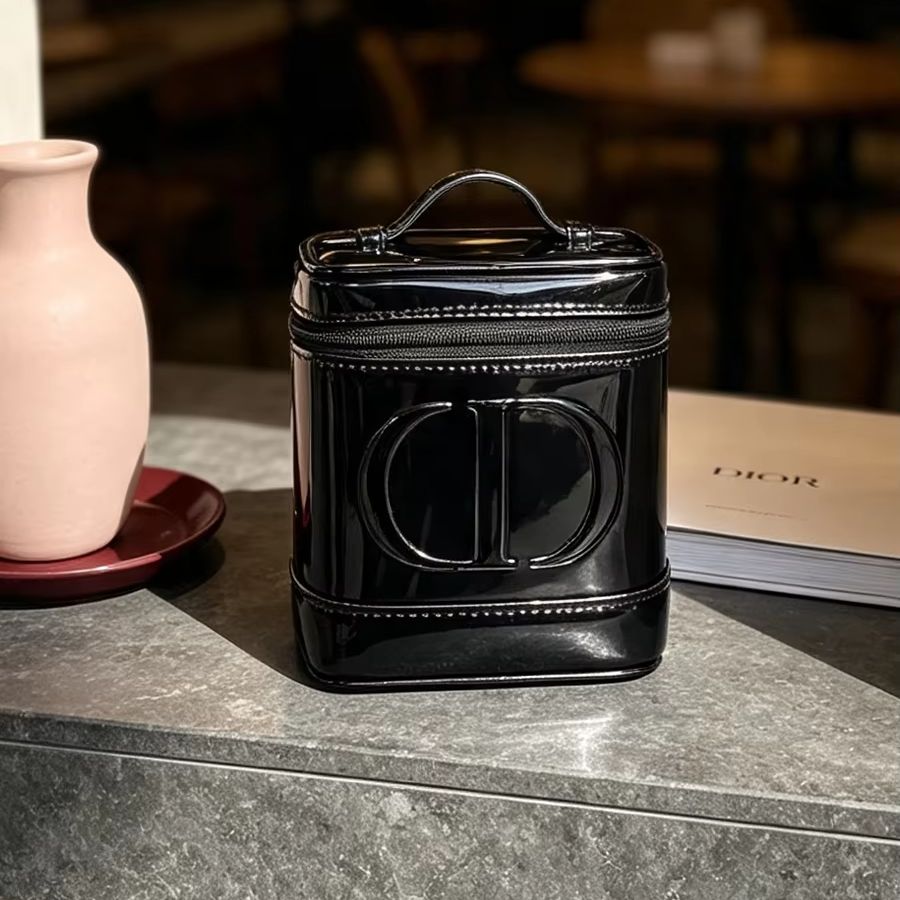 DIOR'ın siyah fileli kadın çan - Beauty Bag Makeup incelemesi ve fiyatı