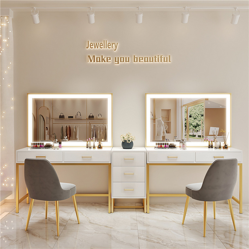 Tırnak sanatı makyaj sanatçısı - Beauty Makeup Studio incelemesi ve fiyatı